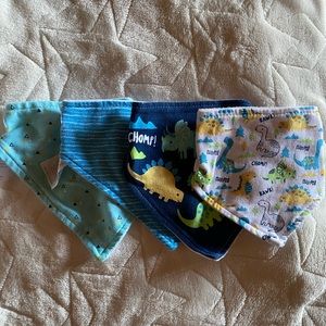 LeBebe velcro bandana bibs